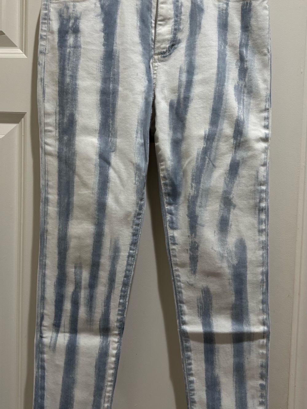 Joe's Jeans White Skinny Jeans with Blue Vertical Brush Stripes